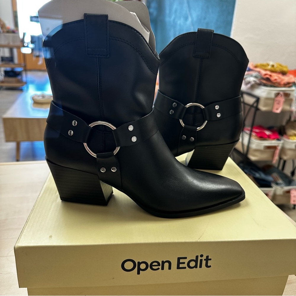 Open Exit black leather harness Ankle Boots NIB